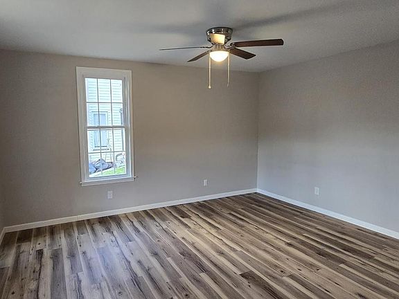 2nd image of 314 N Main St
