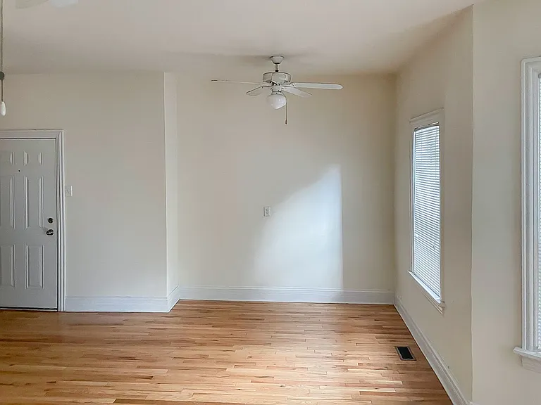 3818 N Sheffield Ave — Photo 16