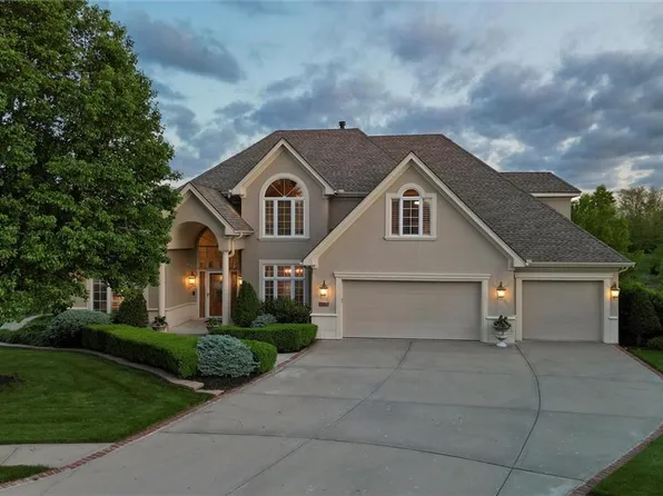 9501 N Crescent Ct, Kansas City, MO 64157
