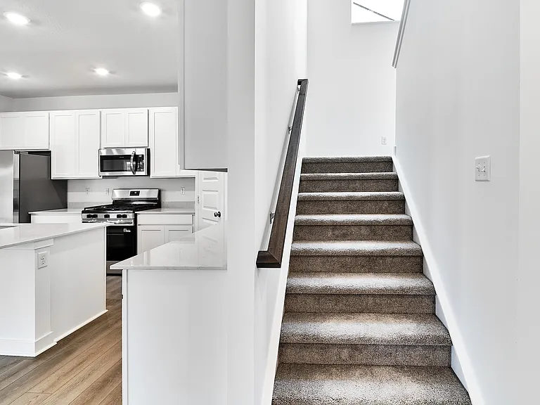 404 W Monroe St — Photo 23
