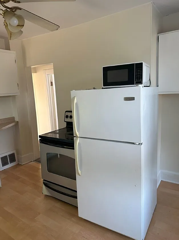 2 bed, 650 sqft, $1,200 — Photo 4