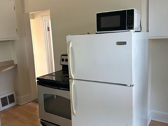 4th image of 6826 W Grant St #2