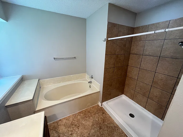 2405 Brookside Dr — Photo 7
