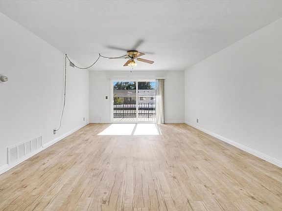 4th image of 2020 Associated Rd Unit 3