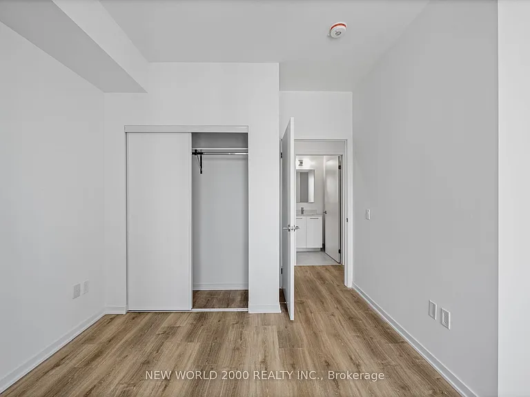101 Roehampton Ave #2213 — Photo 14