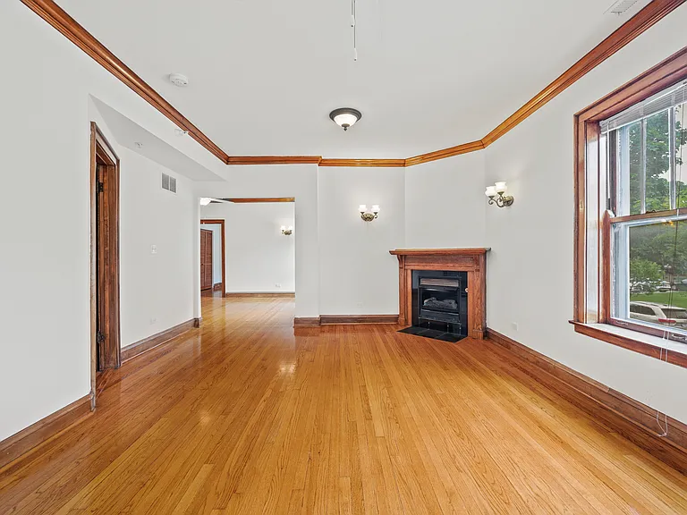 801 Dobson — Photo 2