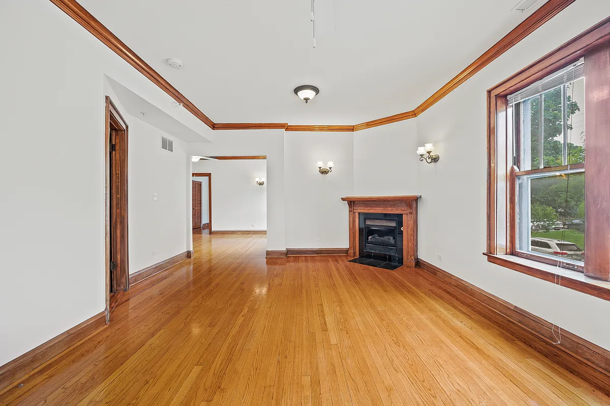Building Photo - 801 Dobson