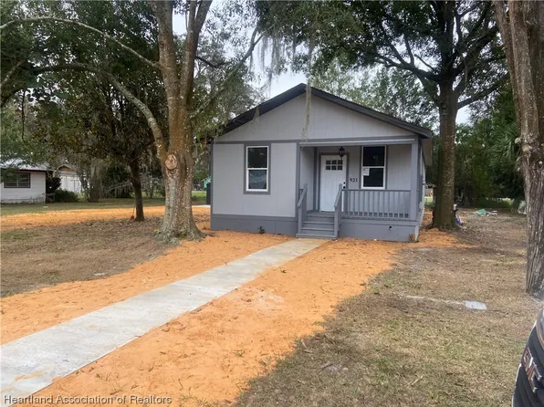 921 W Winifred St, Avon Park, FL 33825