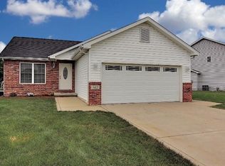 542 Carrington Ln, Valparaiso, IN 46385