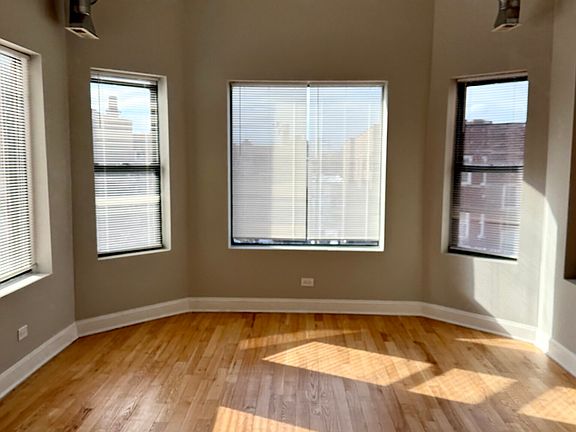 3rd image of 6917 S Paxton Ave #3