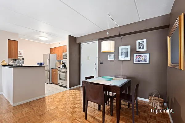 Sold by Triplemint | media 2