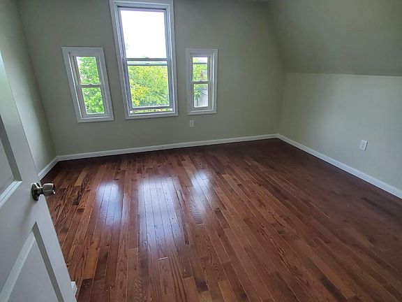 3rd image of 197 Hollywood Ave APT 3
