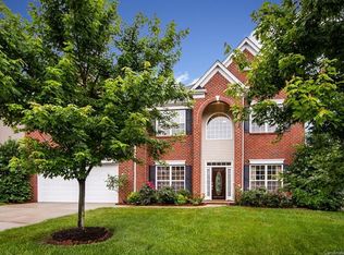 6221 Castlecove Rd, Charlotte, NC 28278