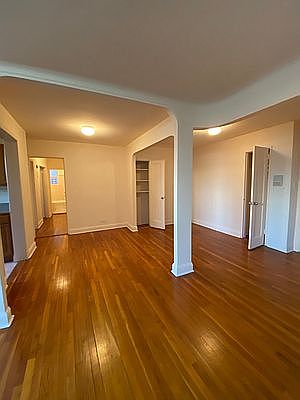 3rd image of 135-10 Grand Central Pkwy #101