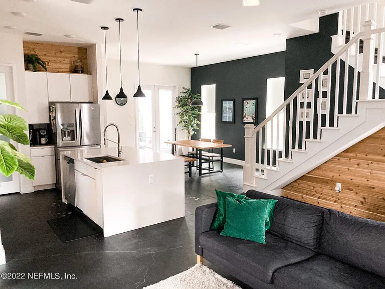 1139 N Market St — Photo 6