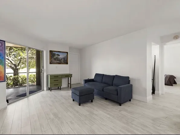 201 Santa Clara Dr APT 1, Naples, FL 34104