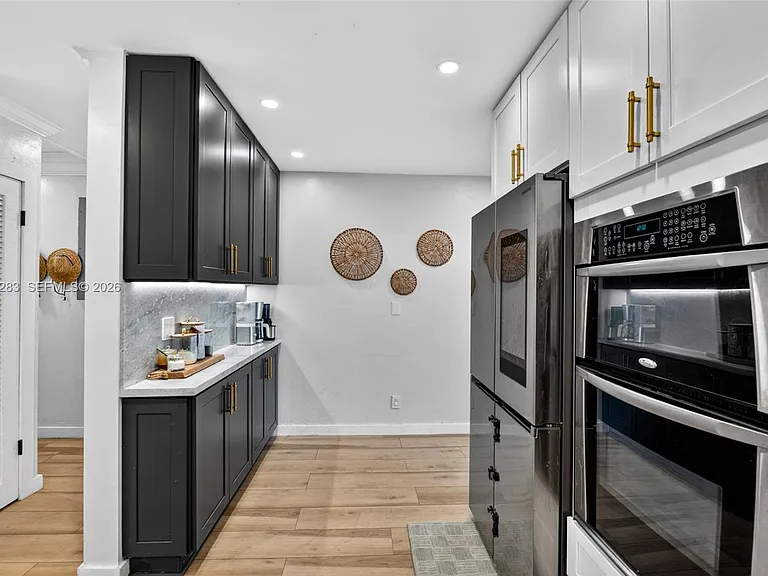 410 SW 55th Ave — Photo 17
