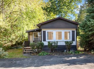 7481 Mitch Owens Rd #42, Ottawa, ON K1G 3N4