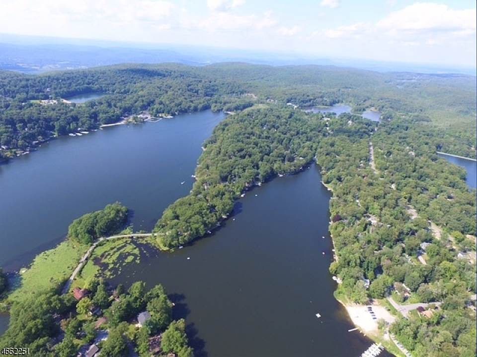 1st image of 1154 Lakeside Dr E