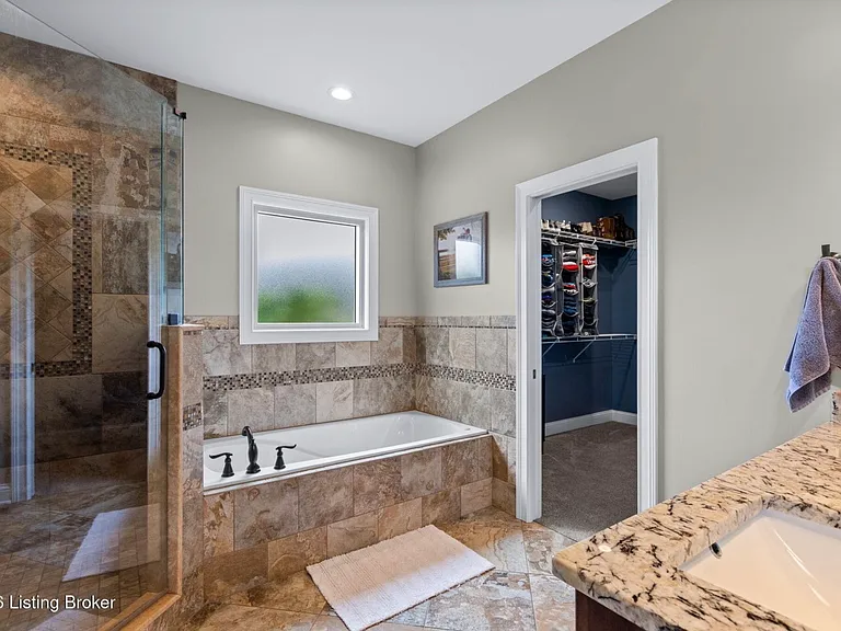 673 Marthas Ct — Photo 14