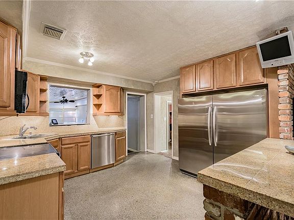 5th image of 6601 Krycul Ave