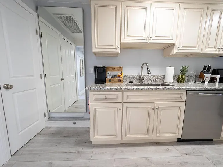 10801 Hartsook St #B — Photo 45