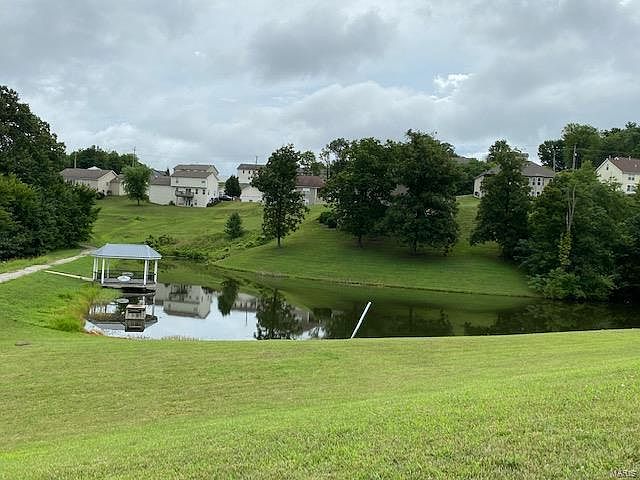 2nd image of 802 Sunset Ln