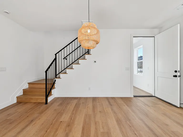 3431 N Columbine St — Photo 9