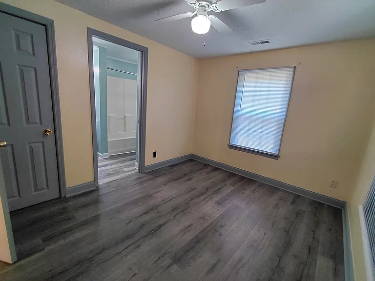 275 Sims Dr — Photo 9