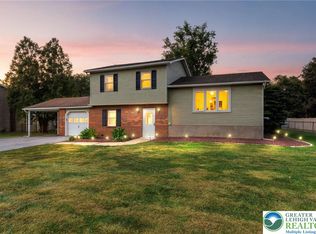 6565 Paupack Ln, Bethlehem, PA 18017