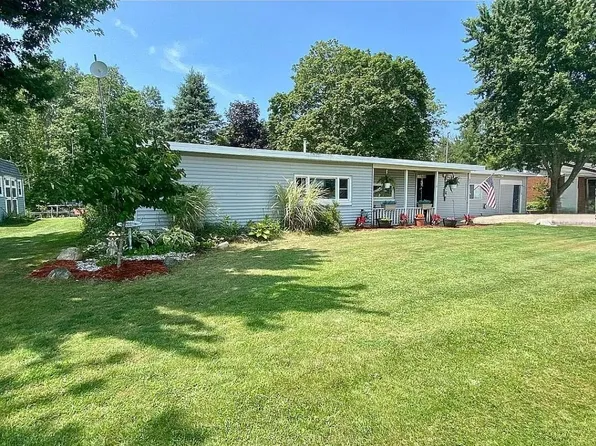 4731 S Dewitt Ave, Fremont, MI 49412