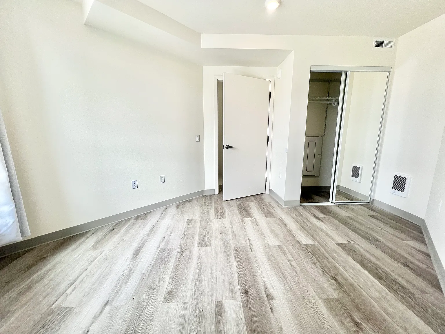 4742 Mission St Unit 702 - Image 5