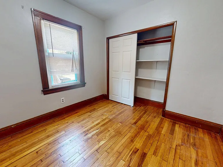 9715 Plymouth Ave — Photo 11