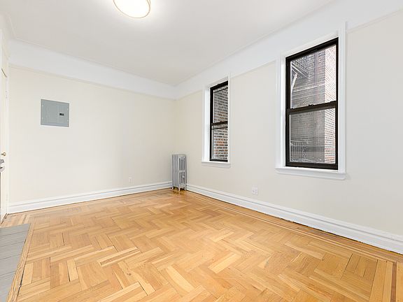 4th image of 32-52 33rd St #D3
