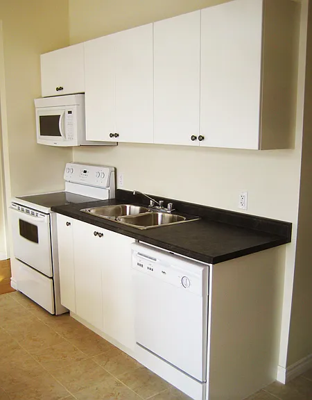 116 University Ave W — Photo 11
