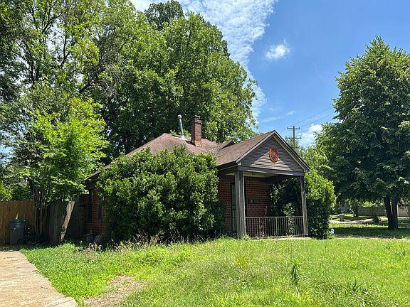 3rd image of 2762 Garden Ln