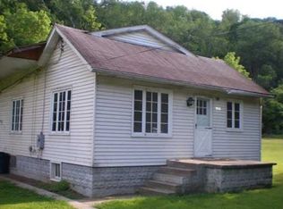 1400 Round Hl, Elizabeth Twp, PA 15037