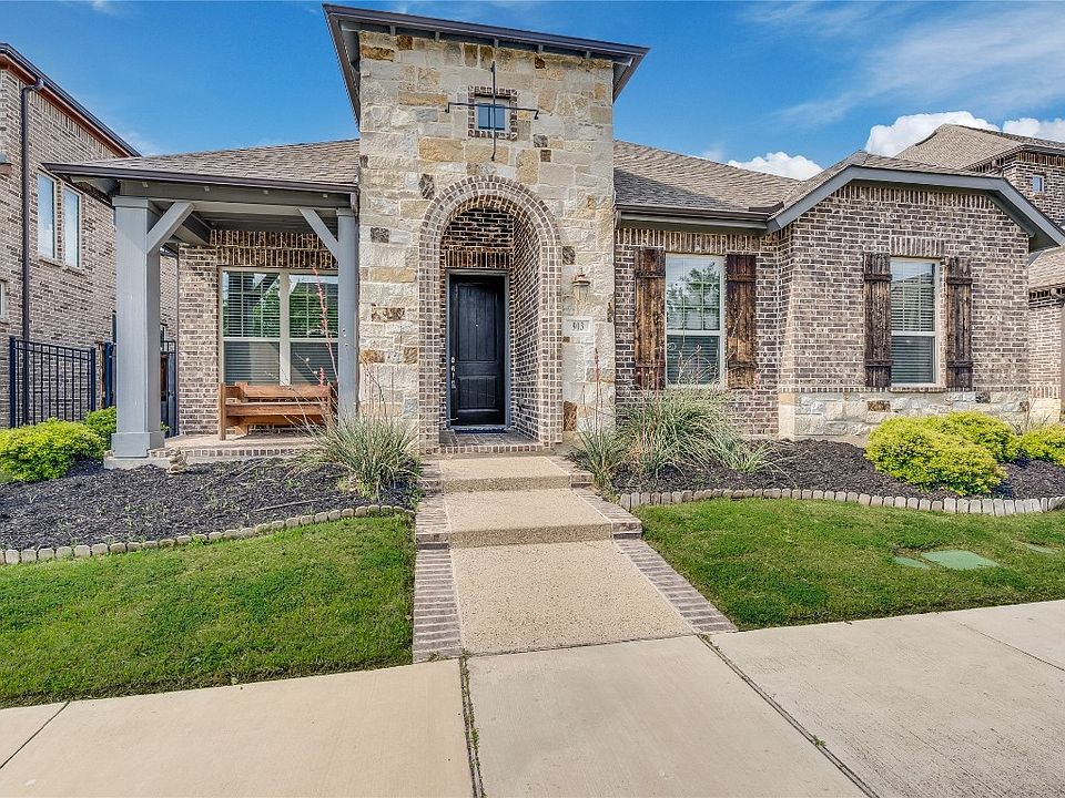 1st image of 903 Crystal Oak Ln