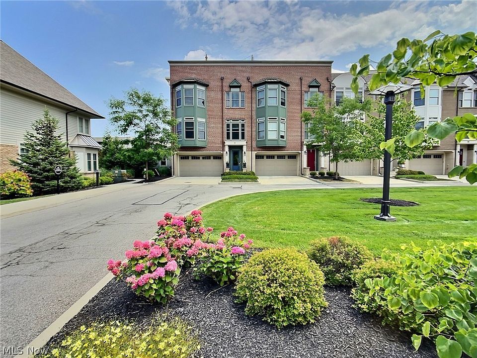 1st image of 51 Ashbourne Dr #112