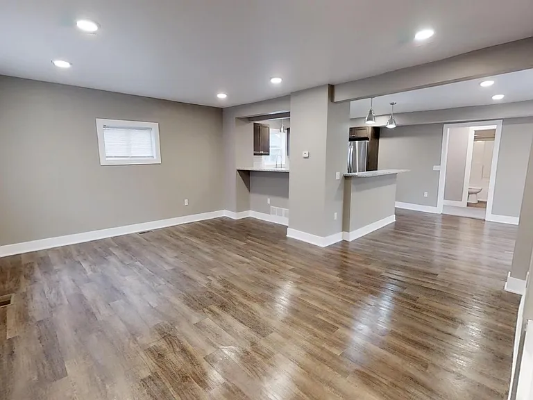 1410 Forbes St — Photo 2
