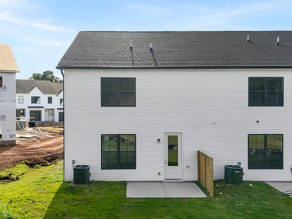 3rd image of 8722 Chapman Trace Way