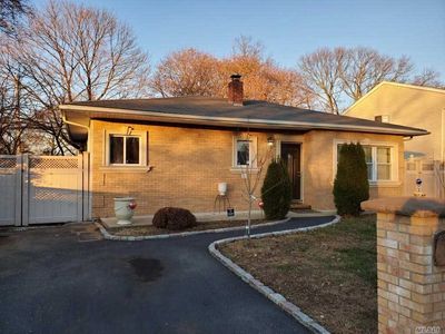 22 Somerset Rd N, Amityville, NY, 11701