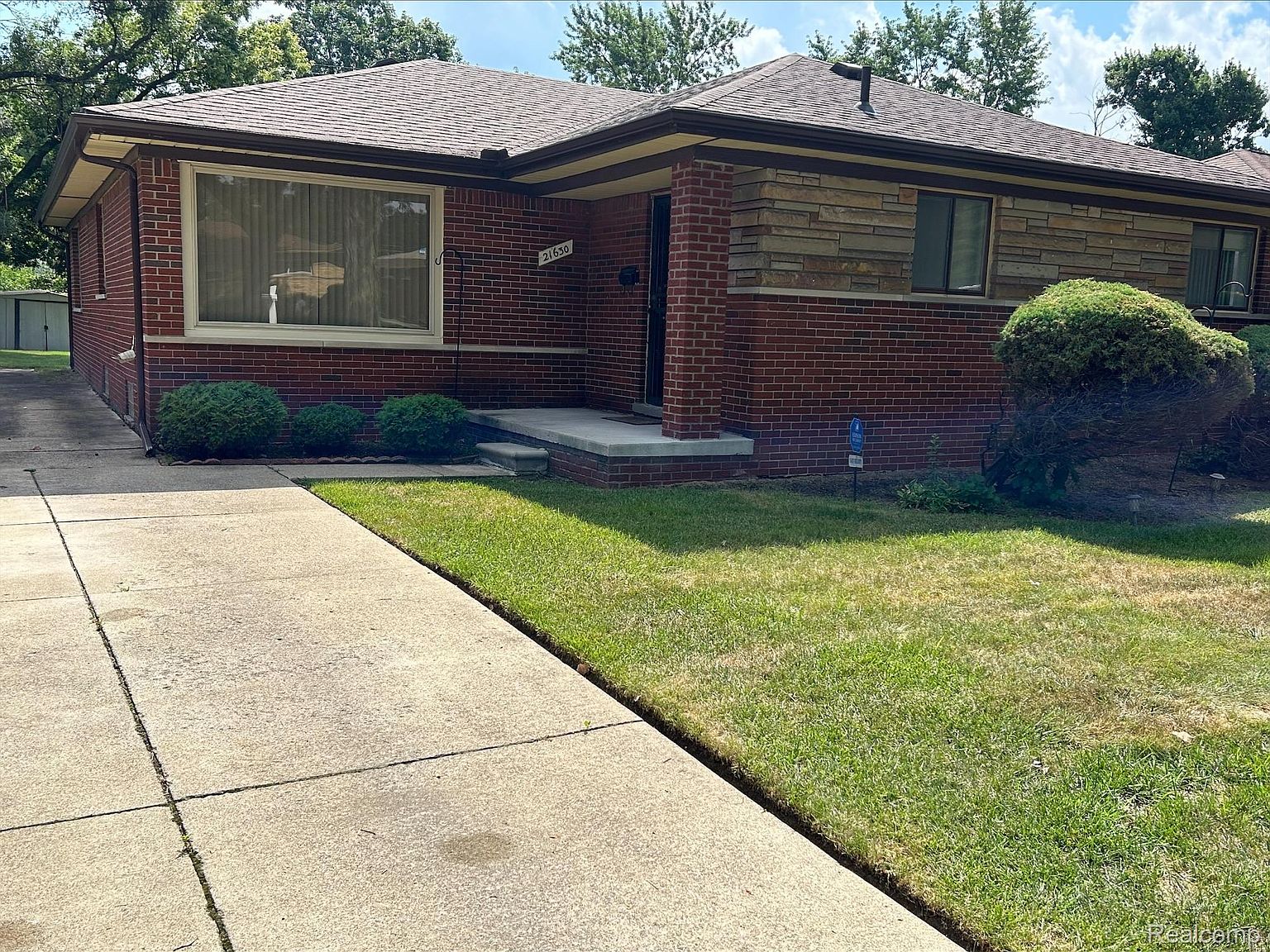21630 Gardner St, Oak Park, MI 48237 | Zillow