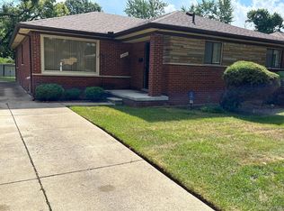 21630 Gardner St, Oak Park, MI 48237