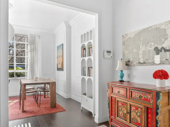 1 Rutherford Place 1F image 3 of 6