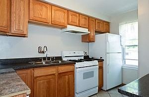 3rd image of 4633 N Lawler Ave