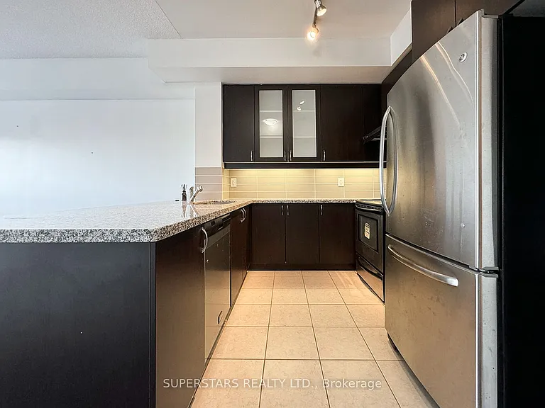 1 Upper Duke Cres #402A — Photo 3