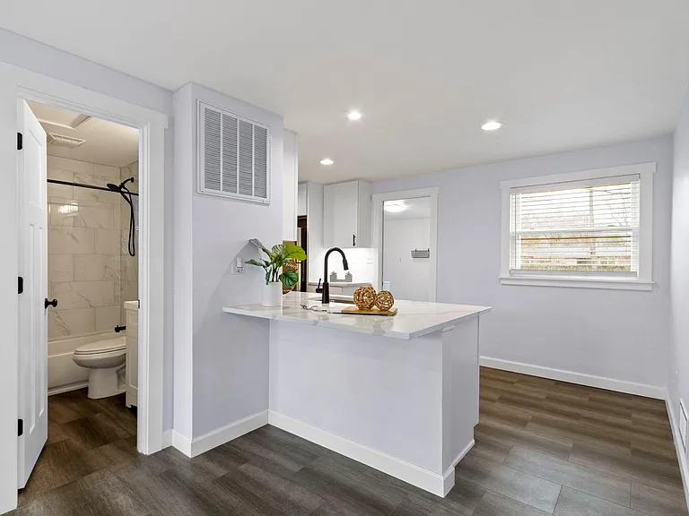 10624 N Park Ave — Photo 5