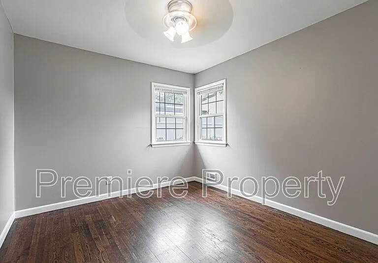 3320 S Sterling Ave — Photo 10