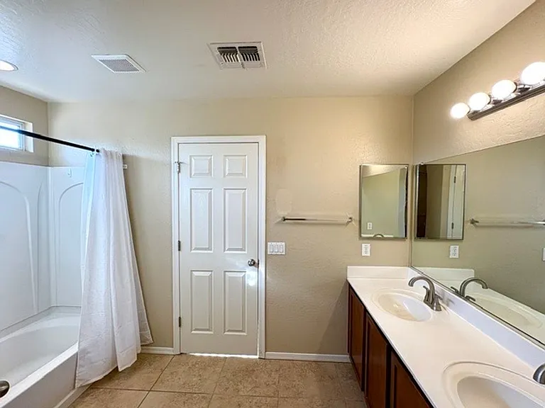 28088 N Superior Rd — Photo 15